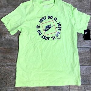 Mens Nike T-Shirt Brand New Size Large